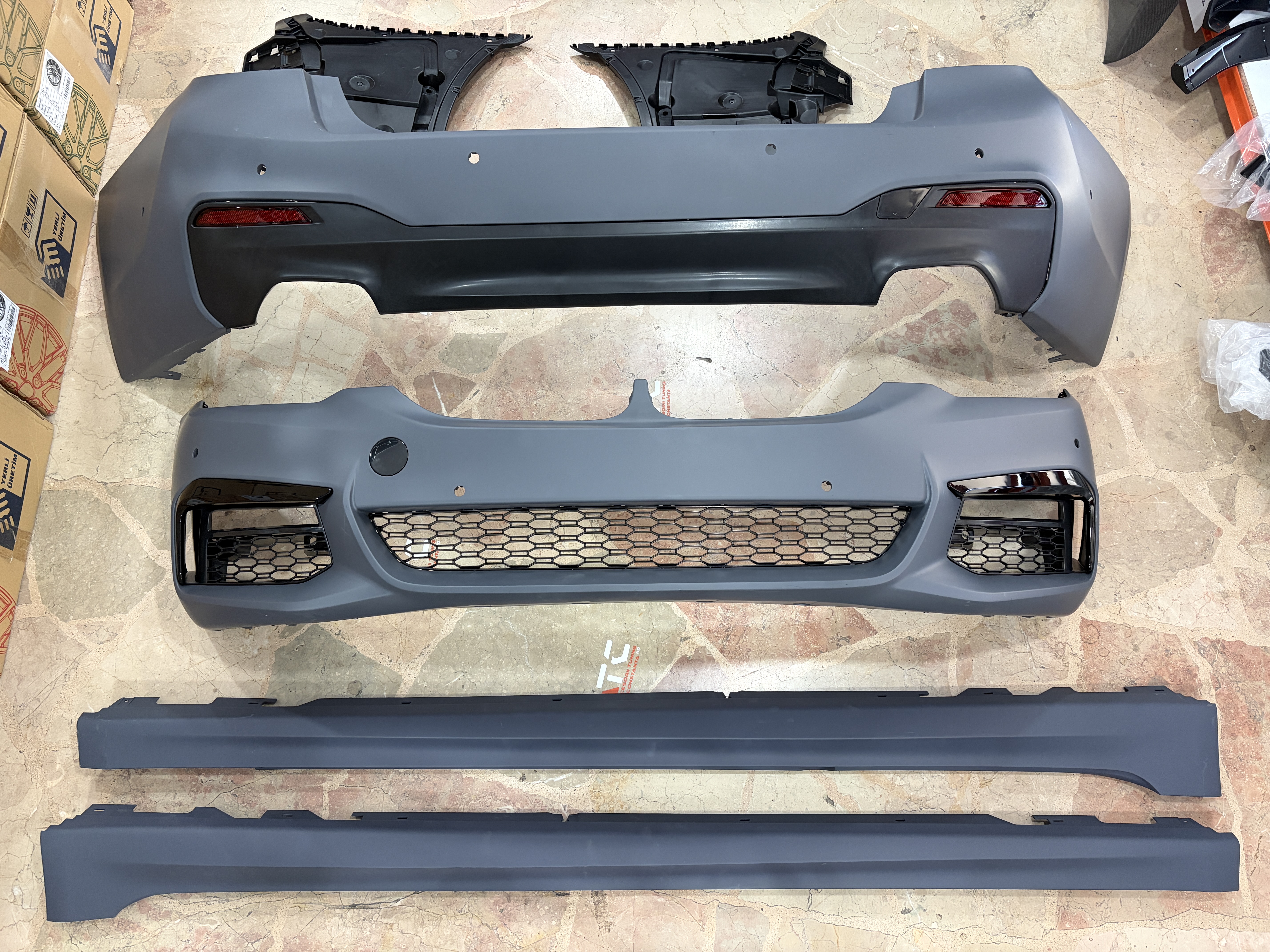 Pachet MTech Bmw G30 Seria 5 Bara Fata + Spate + Praguri