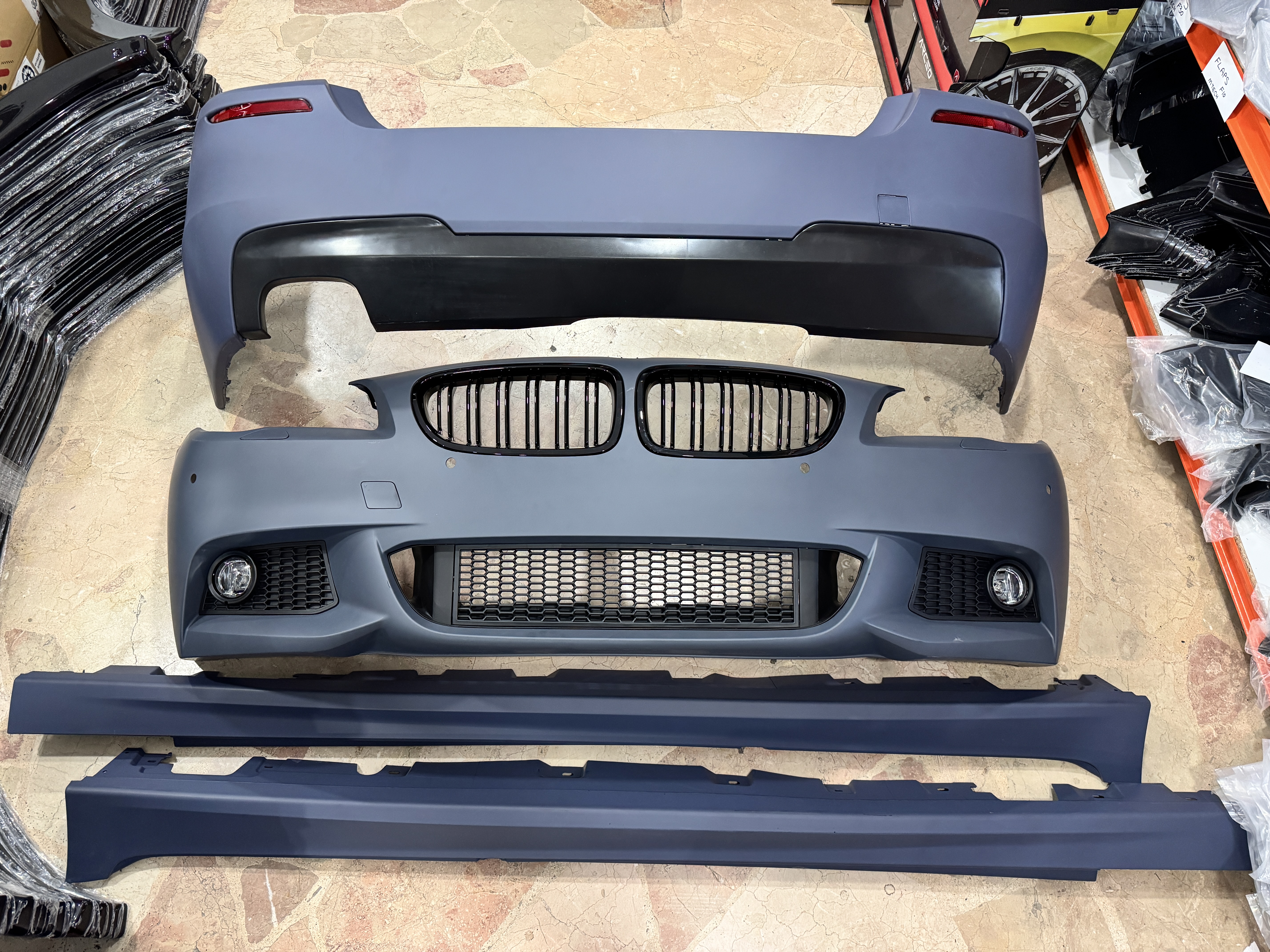 Pachet M Tech Bmw F10 Seria 5 Bara Fata + Spate + Praguri TAIWAN